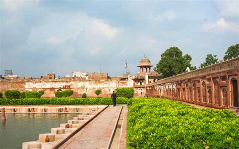 shalimar bagh lahore location|mughal garden pictures.